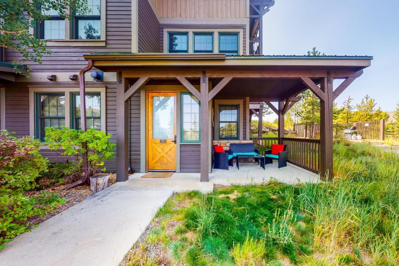 Bluebird Skies Granby Exterior photo